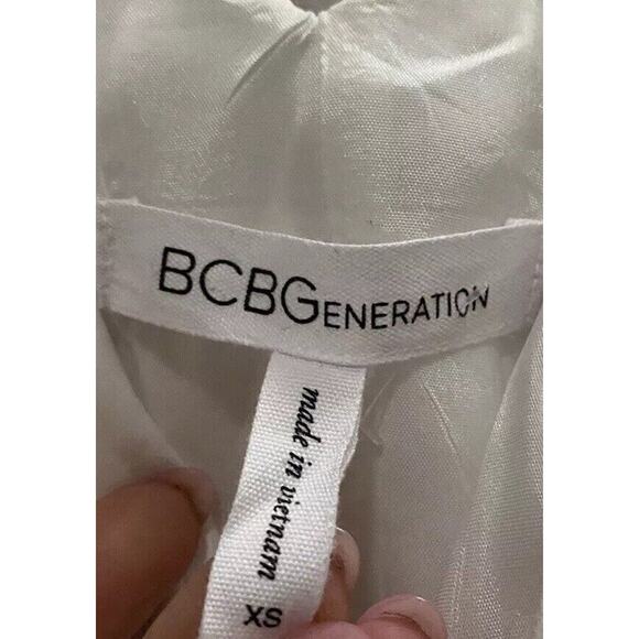 BCBG White Crepe Shift Dress XS Women A Line Sleeveless Cutout Mod VNeck Swing - Picture 7 of 16